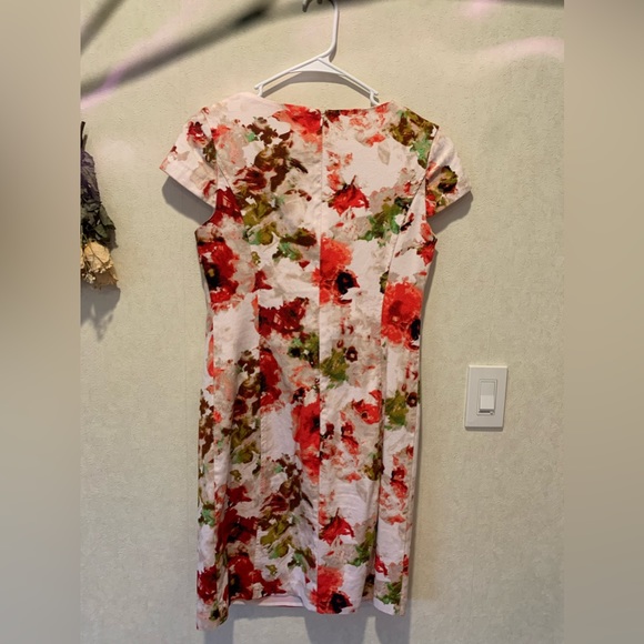 Floral Dress Size 4 - Picture 3 of 3